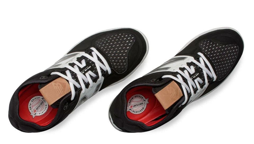 New Balance β Black/White Low-Cut 3000v3 Metal Spikes (L3000BK3) 4 New Balance β Black/White Low-Cut 3000v3 Metal Spikes (L3000BK3) - Image 2