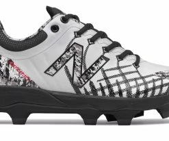 New Balance 4040v5 Adult Molded Cleats – White/Black (PL4040C5)