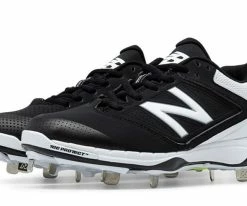 New Balance SM4040B1 Black/White Women’s Fastpitch Spikes