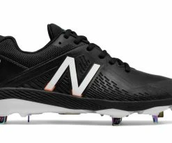 New Balance – Women’s Black/White Fastpitch Spikes (SMFUSEK1)