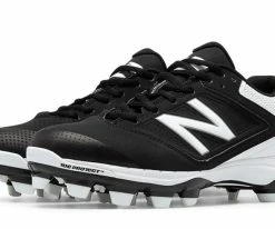 New Balance – Black/White Women’s Fastpitch Cleats (SP4040B1)